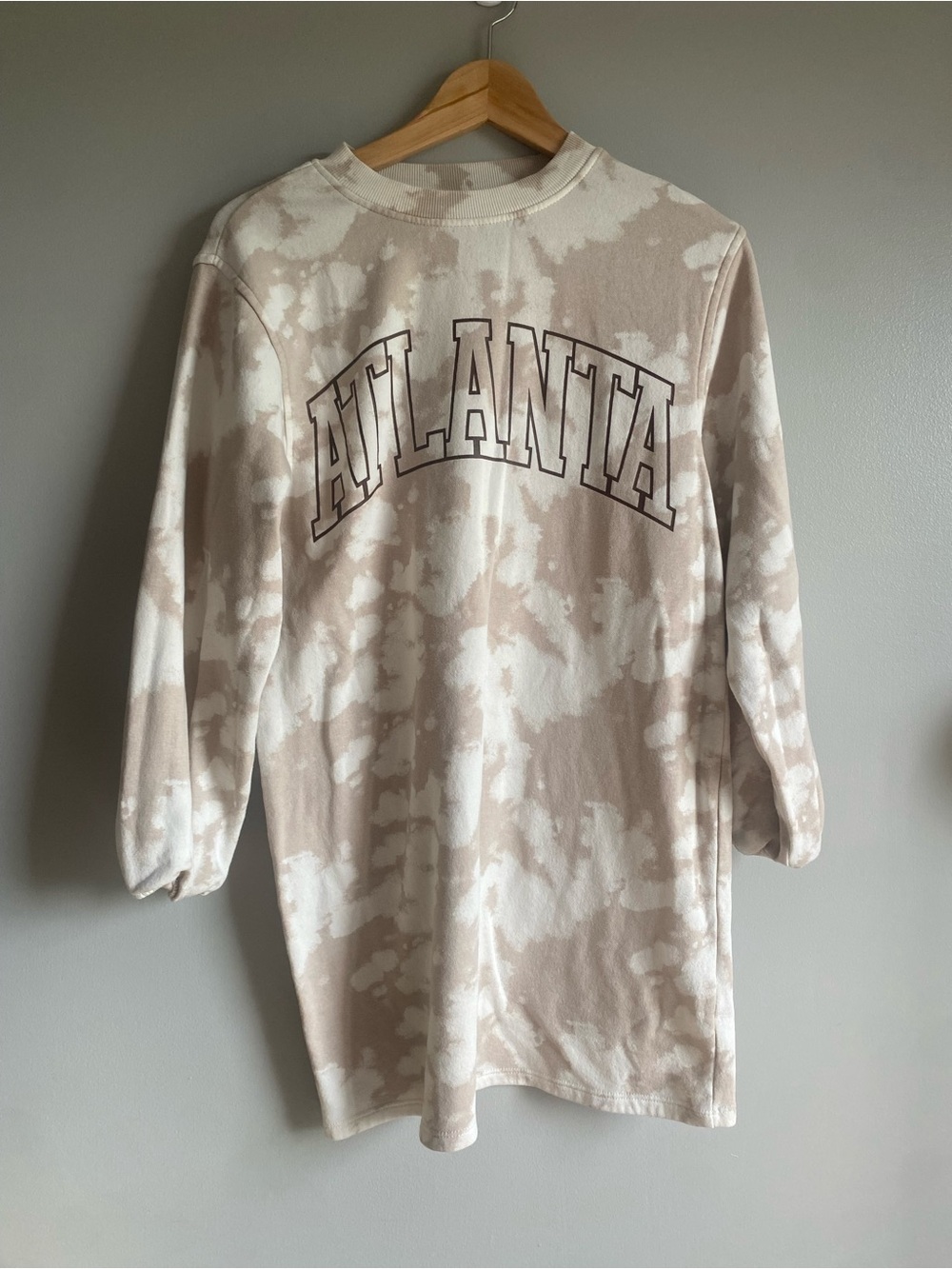 H&M Soft Beige Tie-Dye Sweatshirt